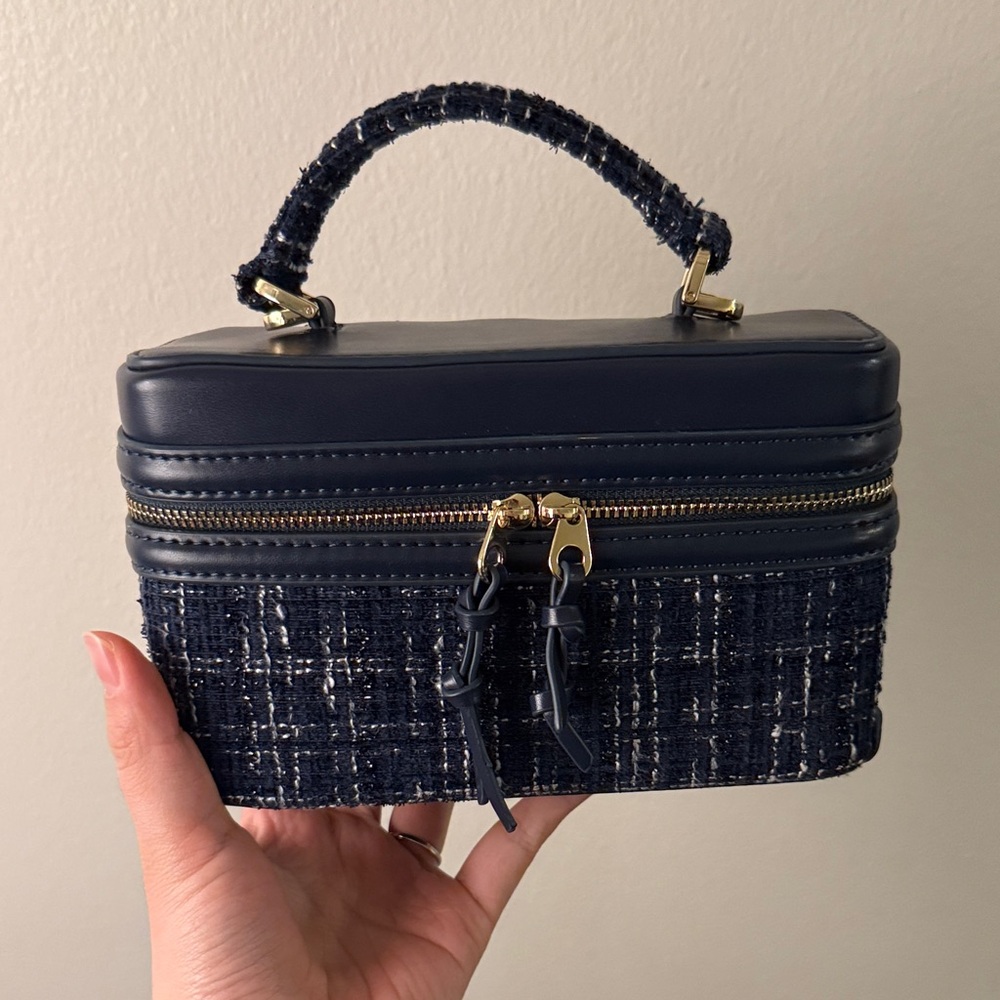Elegant Navy Tweed Handbag